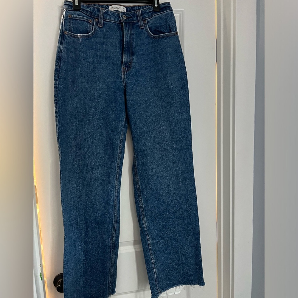 Abercrombie Women’s high waisted curve love jeans size 8